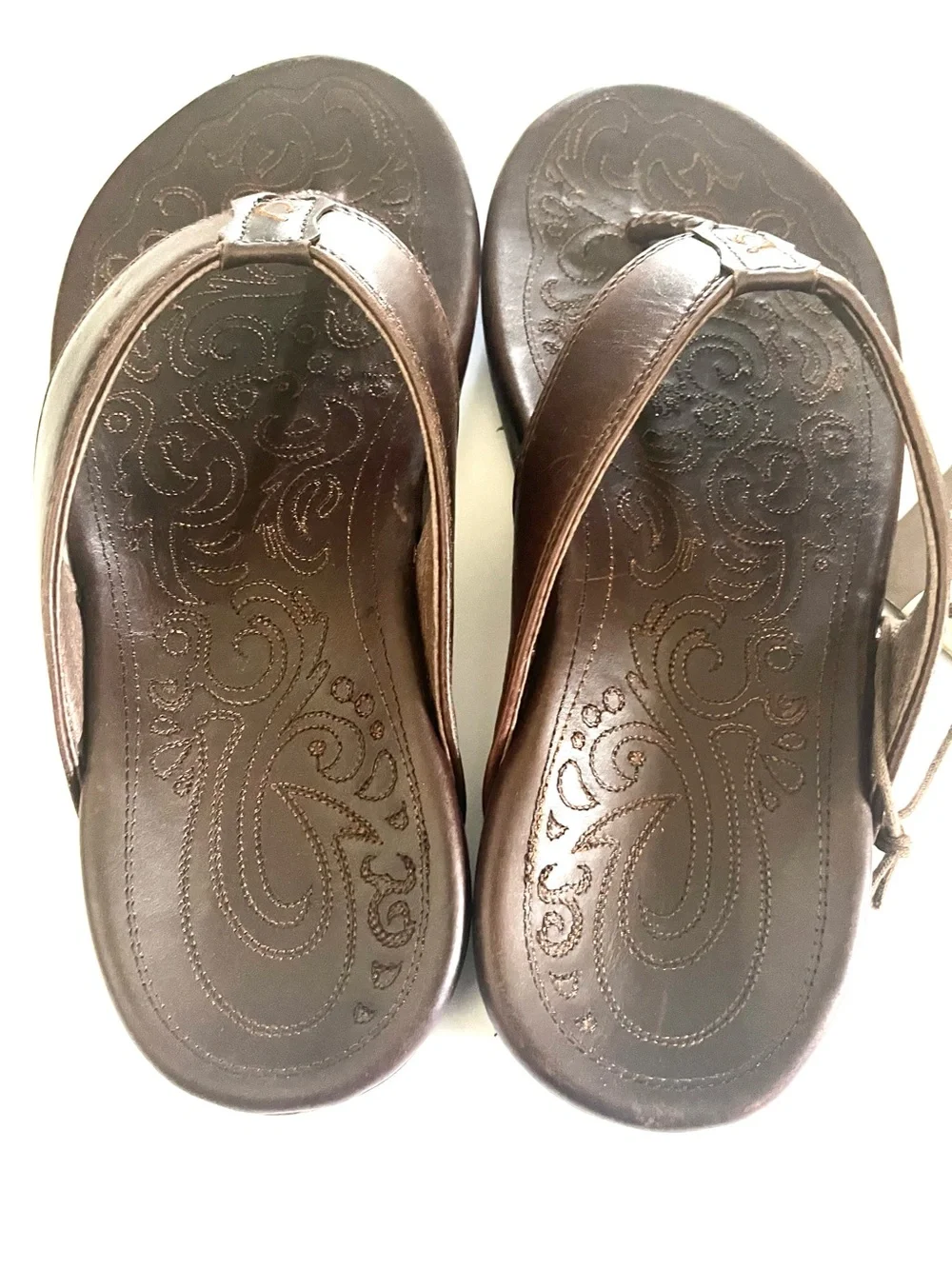 OluKai Brown Leather Thong Sandals